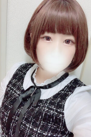 対面しただけで思わず顔が緩んでしまう様な 一生懸命で真っ直ぐで、愛くるしいオーラに 守ってあげたくなるような可憐な美少女　しほ