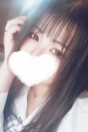 超S級！ルックス・スタイル抜群の現役学生の20歳！　注目度MAX!!　誰もが羨むダイヤの原石。　Fカップの美巨乳！　エロ顔がそそる！セクシーなエロ美少女！　るる