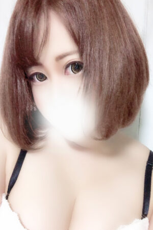 超激カワの美爆乳最高峰「Iカップ」　パイパンの前立腺得意・現役エステティシャン！　キスでびしょ濡れのイキやすい、吹きやすい超敏感ドエロ娘！　ここ