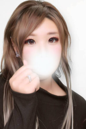 現役〇〇士！19歳！ほぼ処女！！　男性経験極少のド素人娘！　Hカップの美爆乳！　包容力・愛嬌MAX！　高身長のびしょ濡れ敏感娘！　調教必須のドM娘　あずき