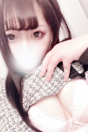 6/22　18:00~体験入店！　完全未経験・超絶アイドル級！18歳美少女！スタイル抜群！現役メイドカフェ店員　ロリ系のキスとフェラ好きなド素人娘　ゆな