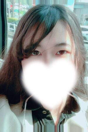 　スレンダー系　さりなさん　23歳（23）