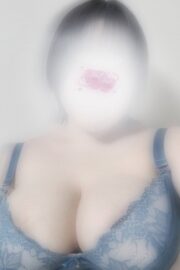 5月7日　緊急体験入店　業界完全未経験　天然　Hカップ　美女　りささん　23歳（23）