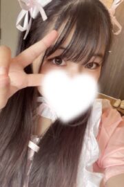 10月16日　緊急体験入店　業界完全未経験　激かわ　キス大好き　スレンダー美女　クルミさん（20）