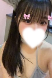 10月16日　緊急体験入店　業界完全未経験　激かわ　キス大好き　スレンダー美女　クルミさん（20）