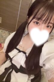 10月16日　緊急体験入店　業界完全未経験　激かわ　キス大好き　スレンダー美女　クルミさん（20）