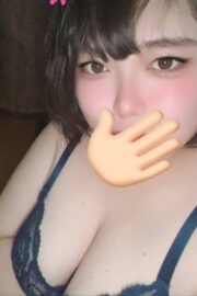 4月20日 緊急体験乳店 業界完全未経験 色白 爆乳 秘密の アルバイト すももさん